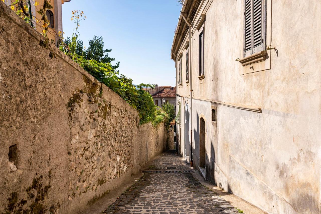 Piazza Laurino Apartments Basic Excursions Alto Cilento Pellegrinaggio Giubilare Bagian luar foto