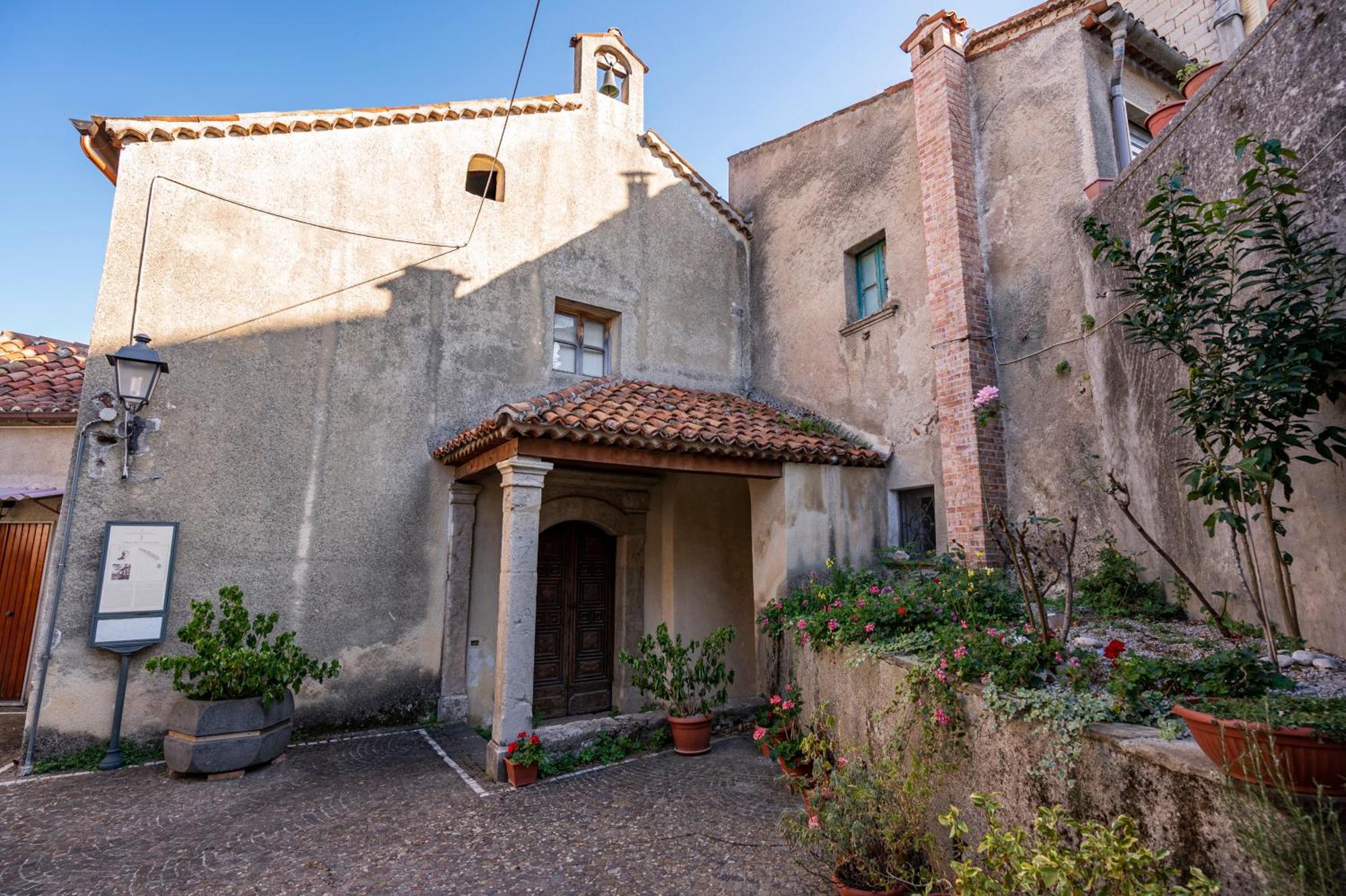 Piazza Laurino Apartments Basic Excursions Alto Cilento Cammino Giubilare Di Santelena Bagian luar foto