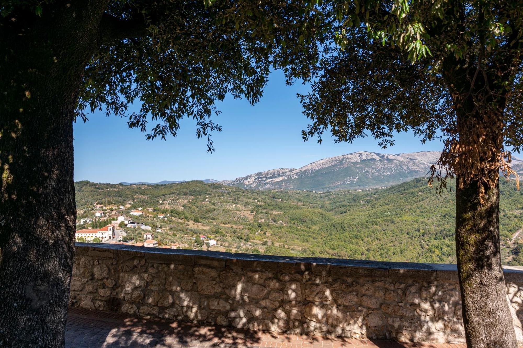 Piazza Laurino Apartments Basic Excursions Alto Cilento Pellegrinaggio Giubilare Bagian luar foto