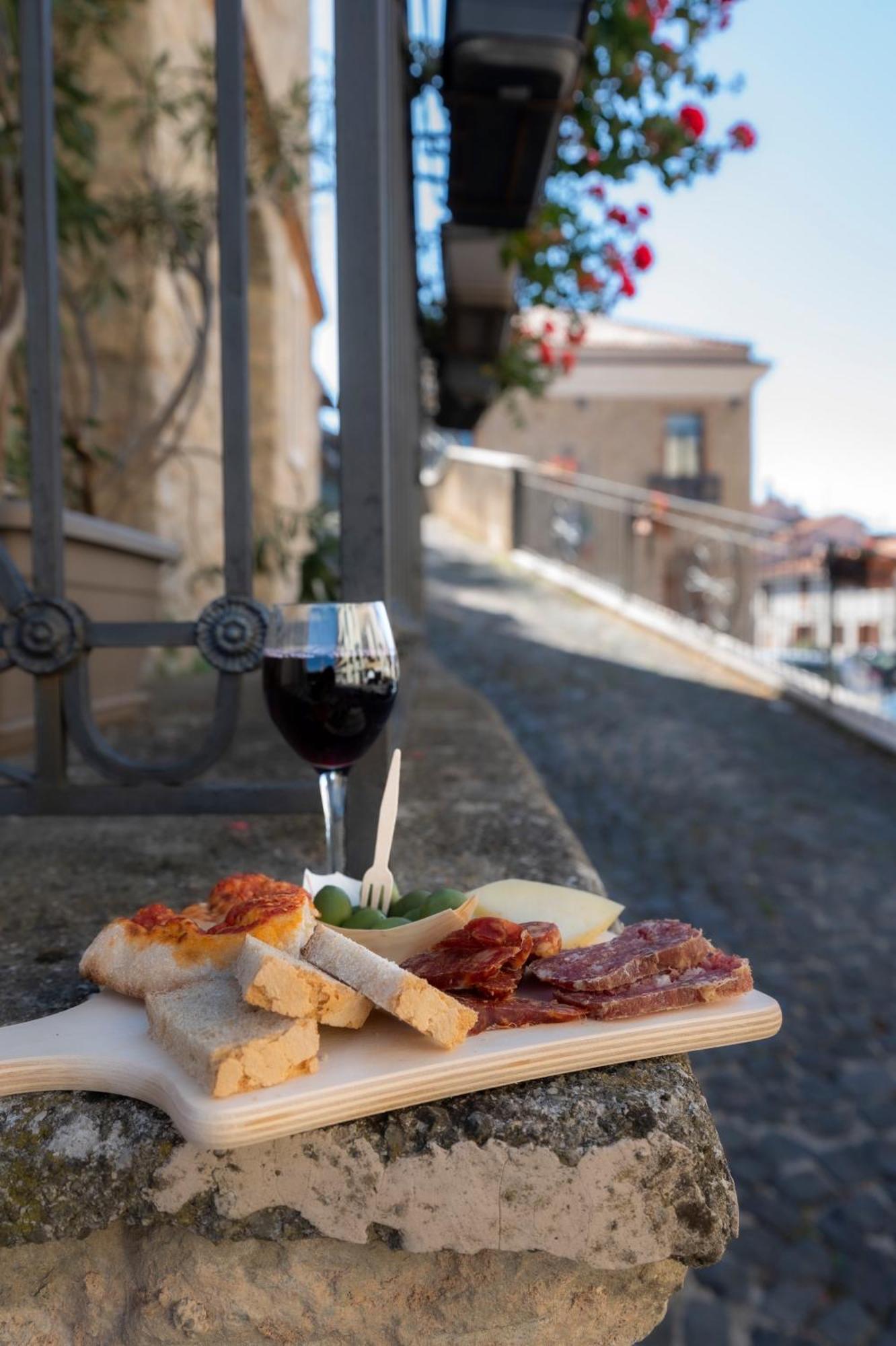 Piazza Laurino Apartments Basic Excursions Alto Cilento Cammino Giubilare Di Santelena Bagian luar foto