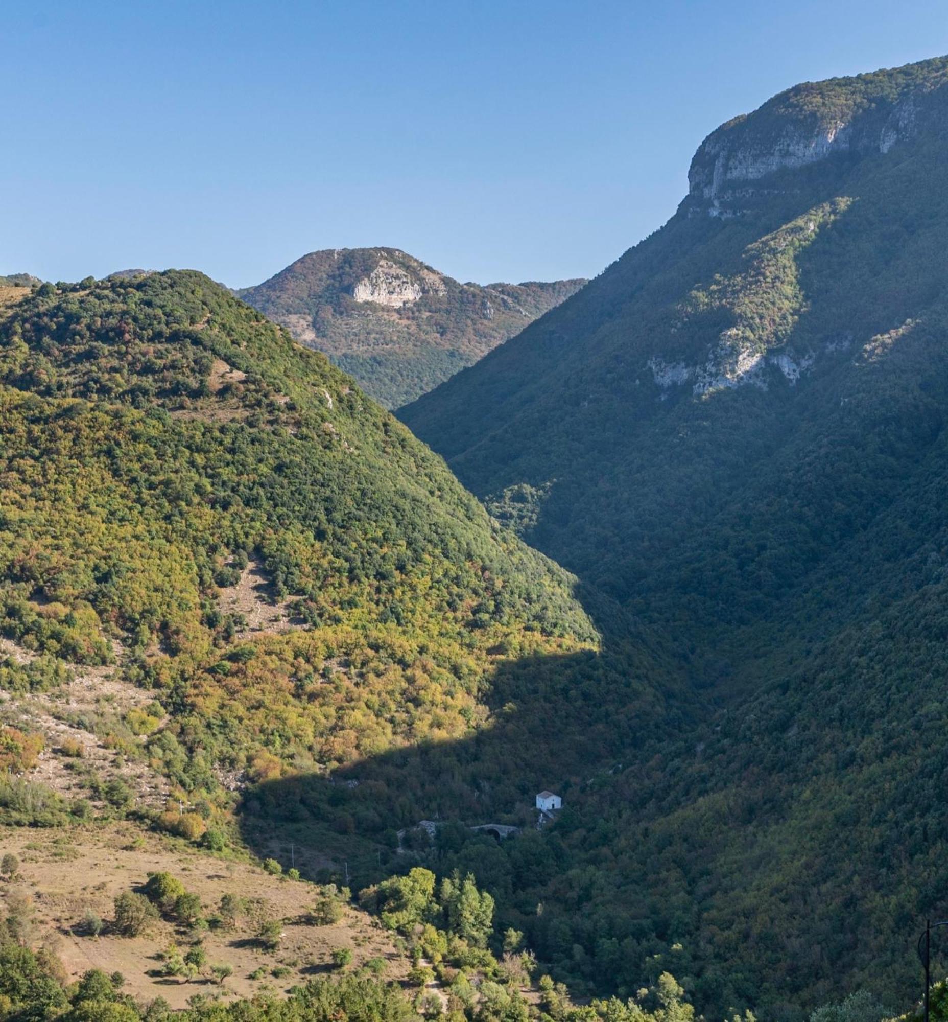 Piazza Laurino Apartments Basic Excursions Alto Cilento Pellegrinaggio Giubilare Bagian luar foto